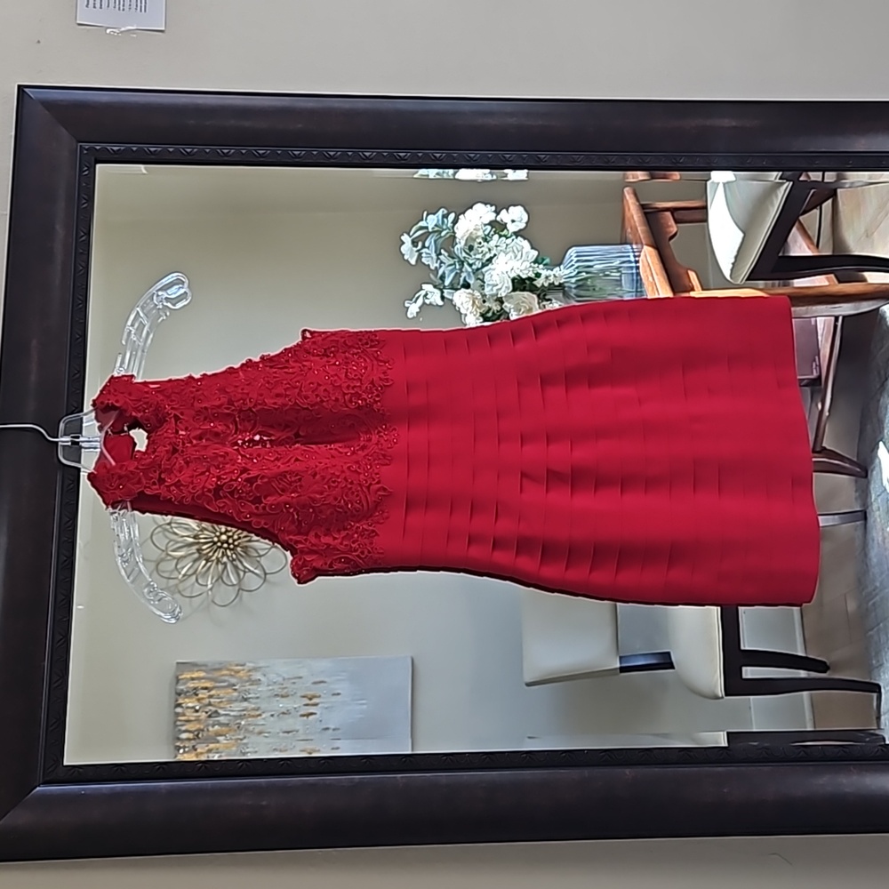 Size 00 to 0 red Sherri Hill cocktail dress with scattered crystal lace sheath